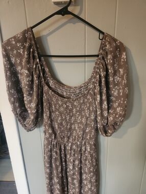 Smocked Puff Sleeve Floral Midi Dress - Taupe